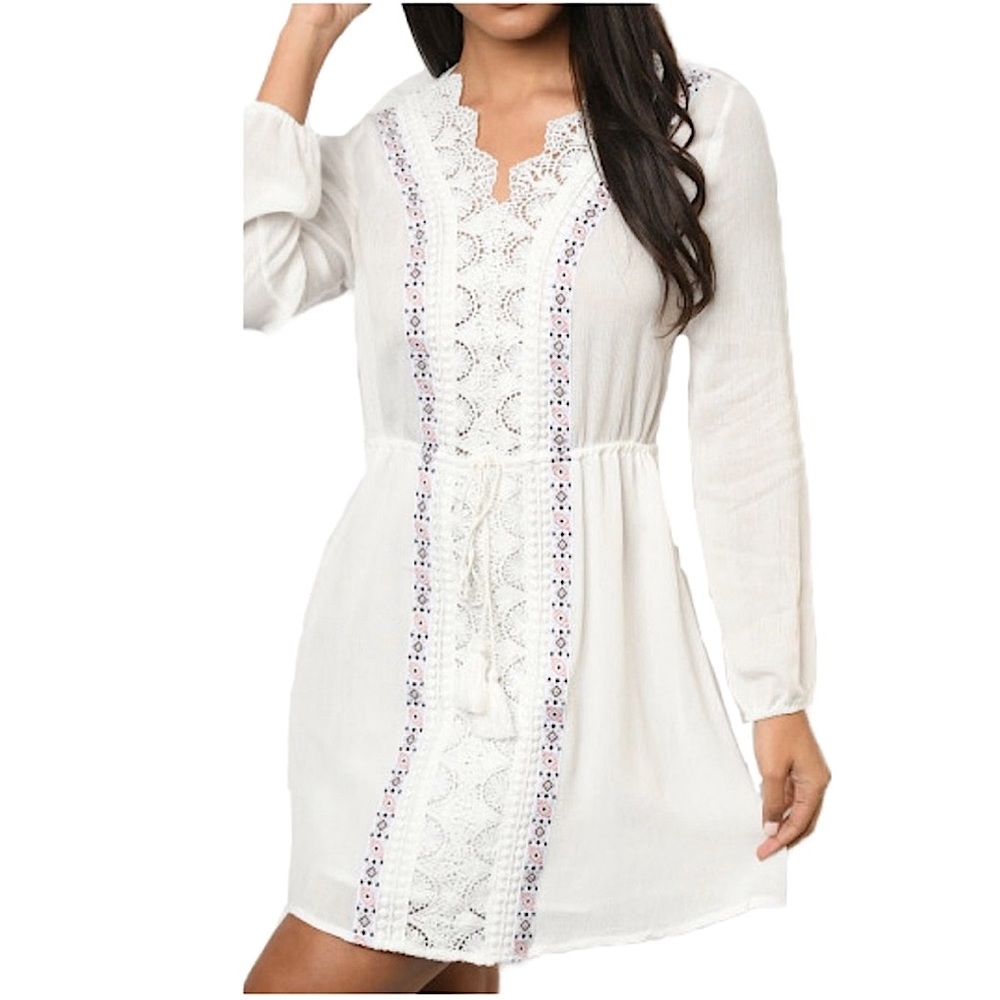 WHITE EMBROIDERED LACE BOHO PEASANT TASSLE MINI DRESS